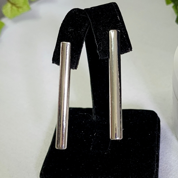 Silver and Black 5 Strand Layer Necklace and Earrings Set New - Picture 4 of 6